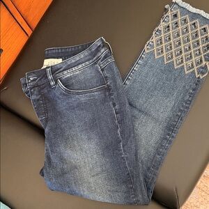 Joseph Ribkoff Dark Blue Cropped Jeans with embellishment / studs